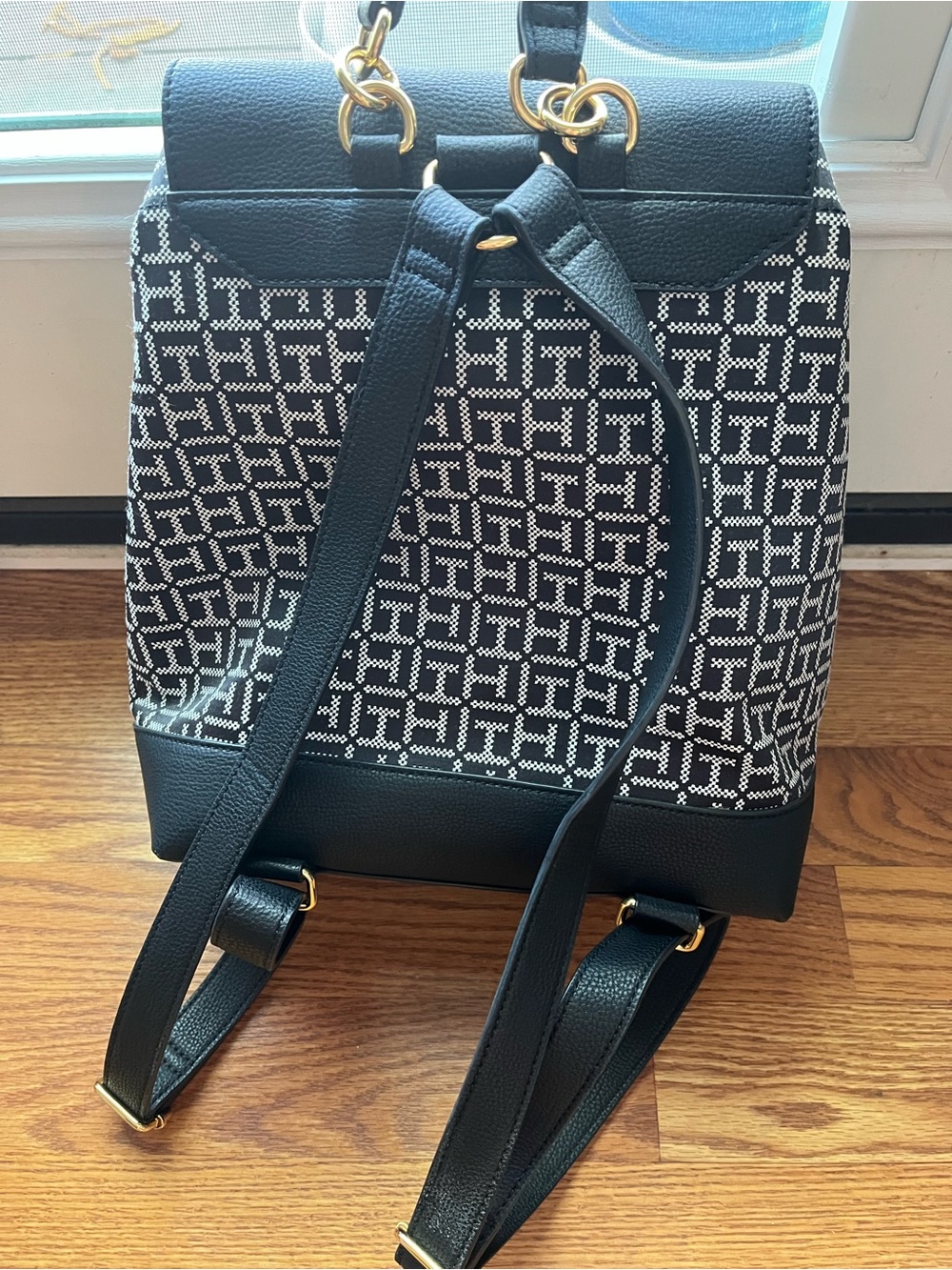 Tommy Hilfiger Back Pack - Picture 3 of 8